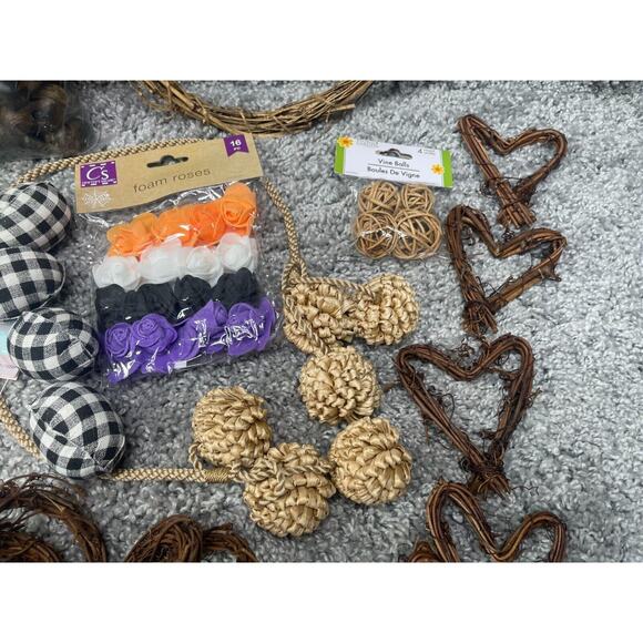 Crafters Square Thread Foam Roses Vine Balls Hearts Circle Potpourri Cutlery Set - Picture 4 of 10